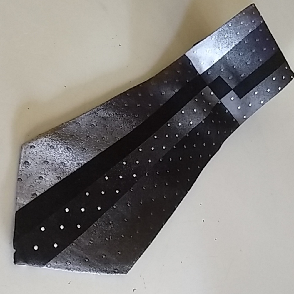 J.ferrar 🧔Men's tie Gray and black 🖤